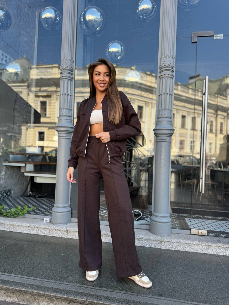 Костюм жіночий у стилі business casual 